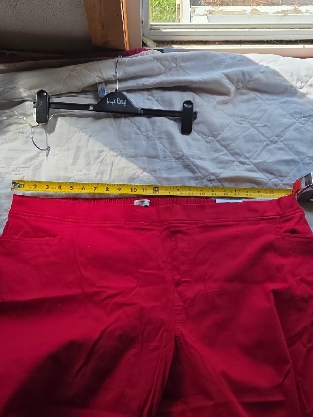 Catherines Red Capris with Eyelet Hem Detail 4X - Picture 6 of 9